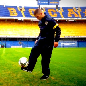 Serafino con la maglia del Boca