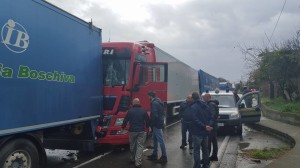 i tre veicoli coinvolti nell'incidente